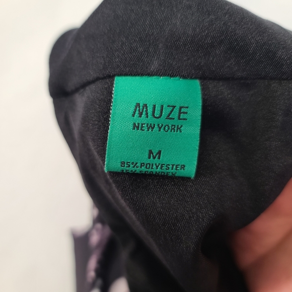 Muze swim top size medium new - Picture 3 of 4